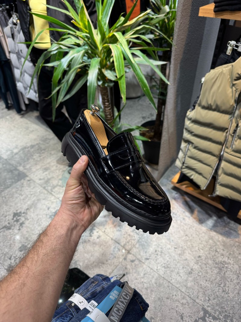 OLD-1401 Yüksek Taban Siyah Rugan Cilt Detaylı