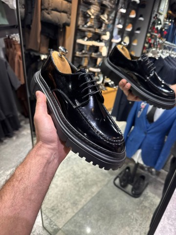 OLD-5050 Siyah Deri Parlak Bağcıklı